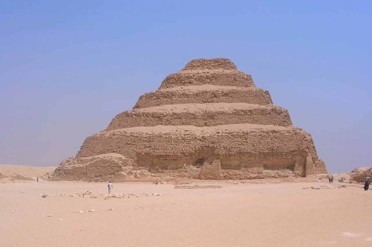 pyramids giza day tour ,Saqqara pyramid,dahshur